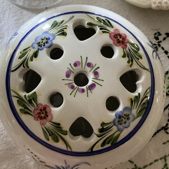 Charming Flower Frog dish - Picture 2 of 5